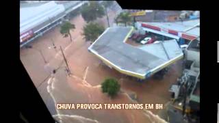 Chuva volta a causar alagamentos e transtornos em BH