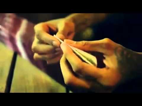 How to Roll a Perfect Joint - Wiz Khalifa(Official)