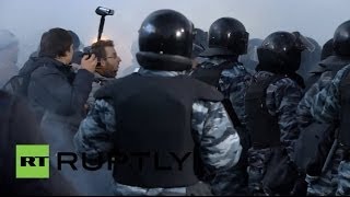 В Киеве начались столкновения бойцов «Беркута» с протестующими