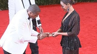 Jay Z Adorable Ring Proposal To Beyonce At Met Ball 2014