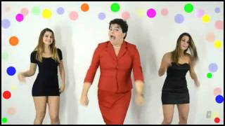 DILMA DANÇANDO A VERSÃO da música ASSIM VC ME MATA