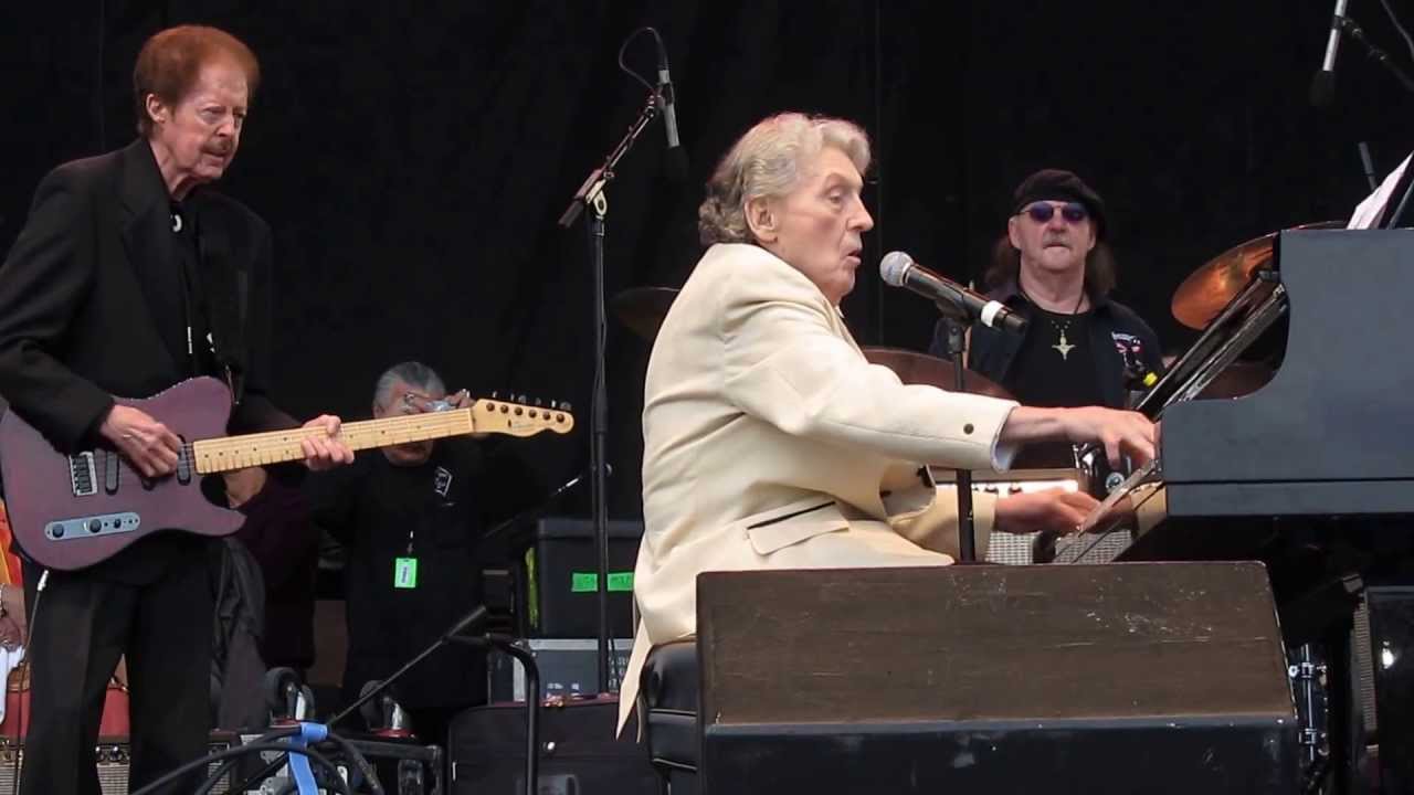 Jerry Lee Lewis "Great Balls of Fire" - YouTube