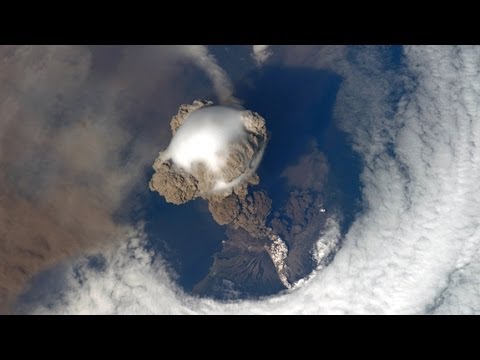 VOLCANO ERUPTION VIEW FROM SPACE!! AMAZING JANUARY 31, 2014
