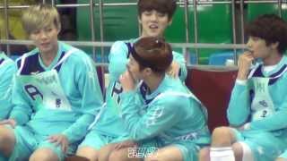 140113 아육대 EXO 민석이 뒷목치는 루한이