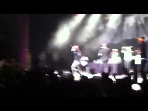 Wiz Khalifa- The Thrill (Live)