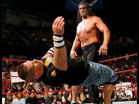'Trùm WWE' John Cena Thành Kẻ Tí Hon Khi Đánh Với Great Khali
