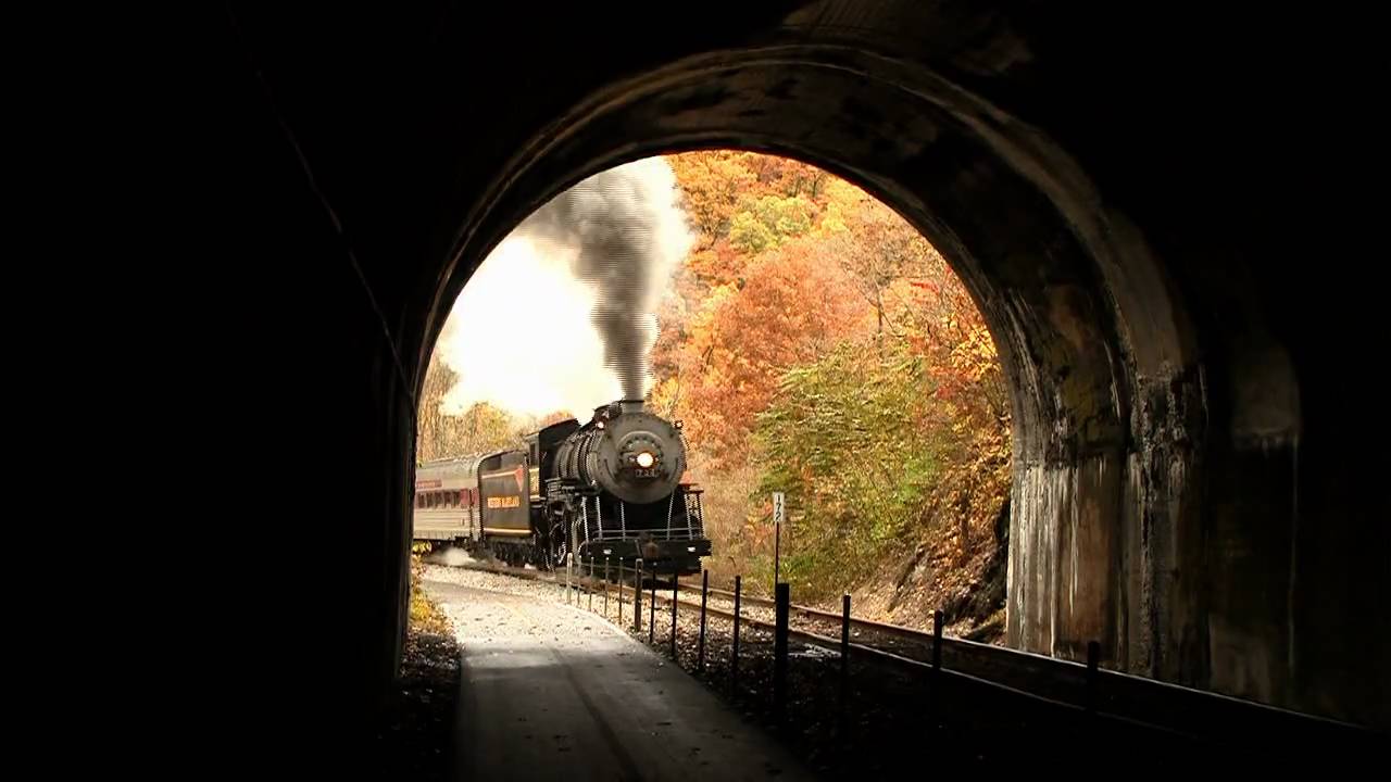 Western Maryland 734 In BrushTunnel - YouTube