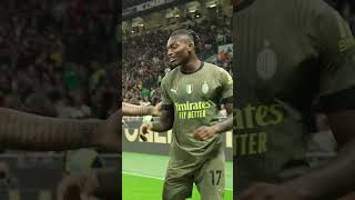 Pitchside it hits you differently: Leããooo 🌊? | #shorts