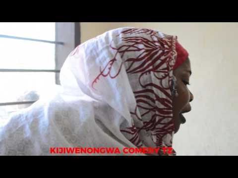 Download Kijiwenongwa Comedy:Jamaa anajifanya amefunga kakutwa ndani anadokoa chakula