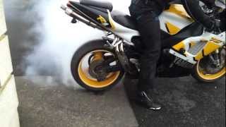 Yamaha R1 burnout