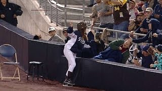 Padres ballgirl makes catch of Opening Night