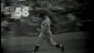 Roger Maris 1961 - 61st HR w/Rizzuto's audio & WPIX video--1st