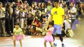 [HD] Jeremy Lin dancing with Zony&Yony 林書豪和左左右右跳舞 18.July,2014