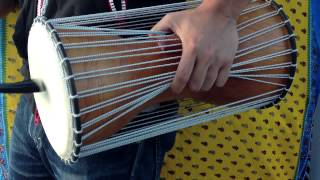 木製トーキングドラム - YouTube