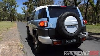 2014 Toyota FJ Cruiser 0-100km/h and engine sound