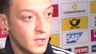 Mesut Özil erklärt seinen Zauberlupfer | Deutschland - Irland | WM-Quali