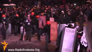 Противоправные действия на ул Грушевского 19 20 января 2014