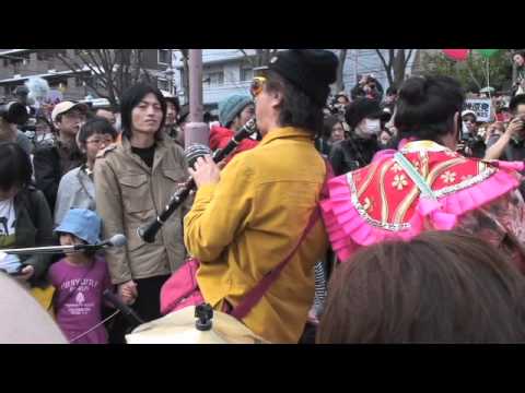 ▶ 不屈の民 / ジンタらムータ - YouTube