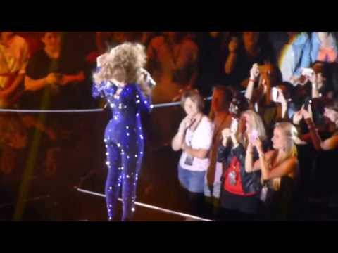 Beyoncé - Irreplaceable - The Mrs. Carter Show World Tour - Arena