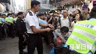 【7.1上街】黃之鋒被警員推跌