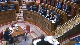 Diputado abronca a Rajoy por hablar por teléfono en el Congreso y le apagan el micrófono