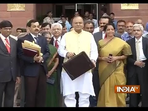 Finance Minister Arun Jaitley will present his maiden Budget. Jaitley\'s maiden Budget is expected to be a tightrope walk of trying to meet demands for tax sops especially from the middle class and pursuing fiscal prudence to spur investment and growth.


For more content go to http://www.indiatvnews.com/video/
Follow us on facebook at https://www.facebook.com/indiatvnews
Follow us on twitter at https://twitter.com/indiatvnews