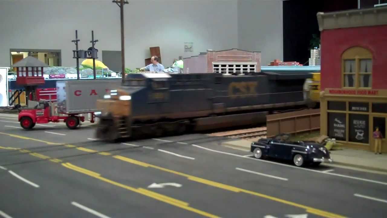 CSX F741 in HO Scale on the S&amp;SS of NC Modular Railroad - YouTube