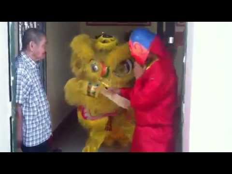 Hình ảnh trong video Mua lan nha ba ngoai ngay mung 3 tet nam 2013