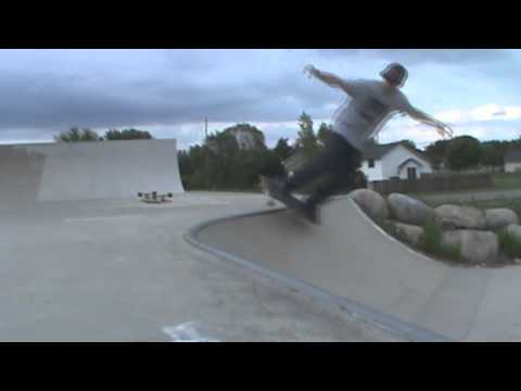 The Big Skateboard - Mound/Alpine Skateparks (MN)