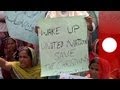 The deadliest attack on Christians in Pakistan has brought protests in several cities.

...

euronews, the most watched news channel in Europe
Subscribe for your daily dose of international news, curated and explained:http://eurone.ws/10ZCK4a
Euronews is available in 13 other languages: http://eurone.ws/17moBCU

http://www.euronews.com/2013/09/23/pakistan-christians-demand-better-protection-after-peshawar-bomb-attacks
The deadliest attack on Christians in Pakistan has brought protests in several cities.

More than 80 people are known to have died after two suicide bombers blew themselves up outside an Anglican church in Peshawar on Sunday. Three days of mourning have been declared.

Demonstrators vented their anger at the government, accusing it of failing to protect minorities.

A militant group linked to the Pakistani Taliban claimed responsibility, saying it would continue its attacks on non-Muslims.

People blocked streets in Islamabad and elsewhere, with more protests expected.

Burials have been taking place in Peshawar, the northwestern city surrounded by tribal areas often controlled by militants.

Pakistan\'s Christians number about two percent of the population and are among the country\'s poorest.


Find us on:  
Youtube http://bit.ly/zr3upY 
Facebook http://www.facebook.com/euronews.fans
Twitter http://twitter.com/euronews