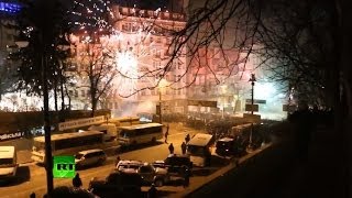 Стена огня: Киев разделен горящими баррикадами