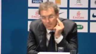 VIDÉO - Laurent Blanc a-t-il fait un doigt d'honneur à un journaliste de l'Equipe ?