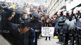 DEMONSTRANTI PROVALILI U ZGRADU VLADE TK   05 02 2014