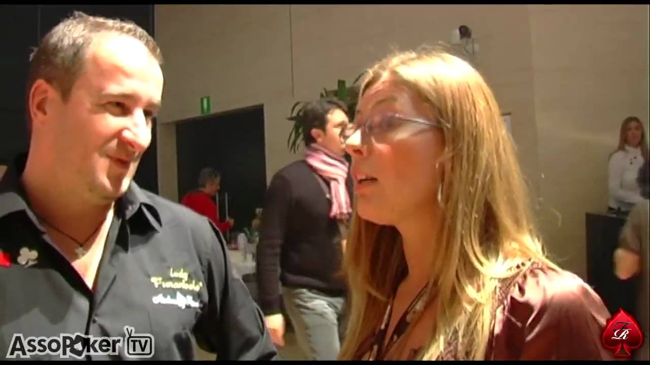 Gli oli da pigmentary notano su un dorso