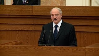 Лукашенко поручил Администрации Президента сократить избыточные полномочия чиновников