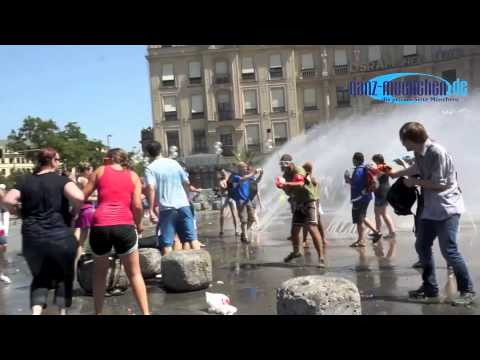 Flashmob „München schwitzt, Wasserbomben Alarm