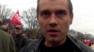 Personaj exotic-agresiv la protestul comunist