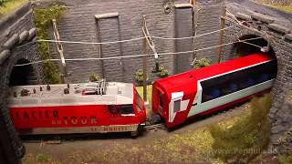 Modellbahn mit Glacier Express in Schmalspur H0m