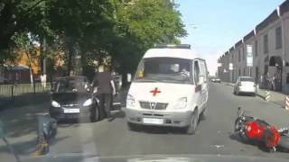 Biker Revenge on u-turning car