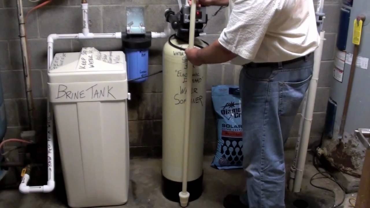 Part 1 - How a Home Water Softener Works - www.ifixh2o.com - YouTube