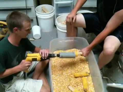 Ingenius homemade corn sheller - YouTube