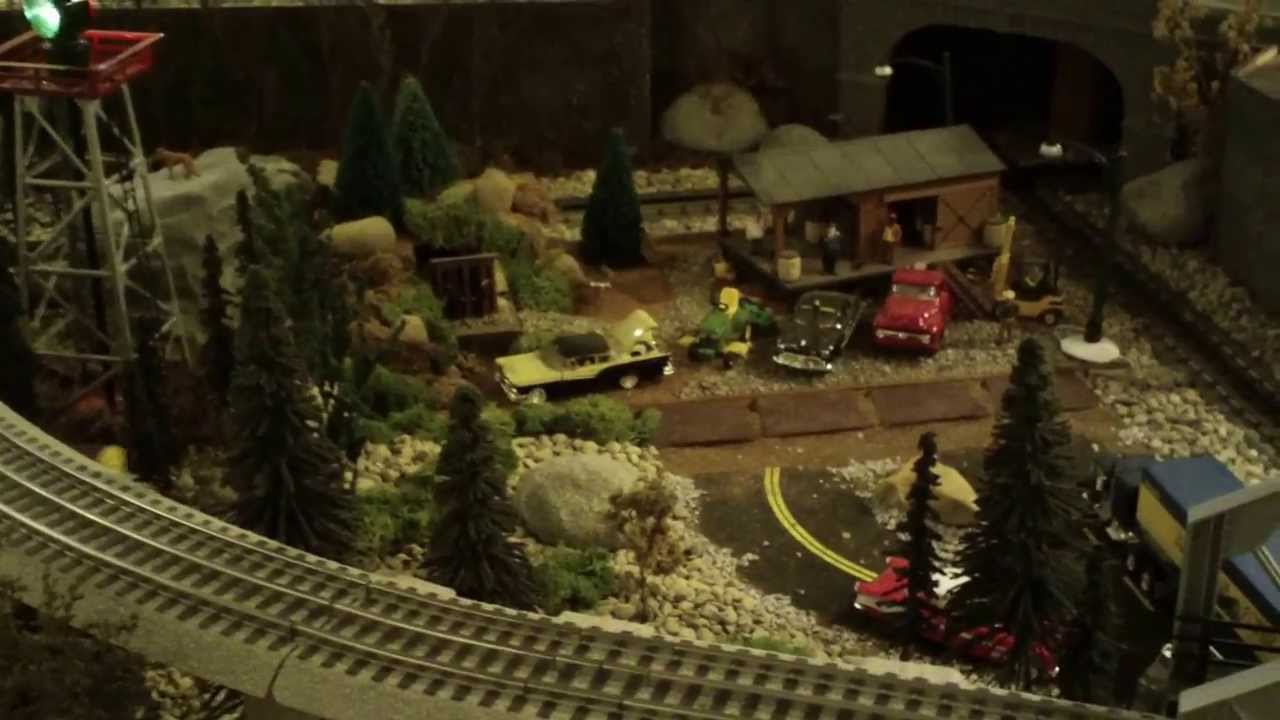 Bobs HO Trains Don's Home Layout O-Gauge MTH and Lionel - YouTube