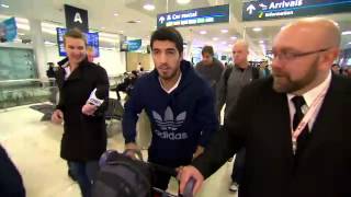 Luis Suarez arrives in Australia