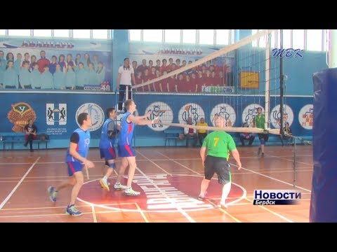 Бердский волейбольный «Авангард» рвётся к победе Бердский волейбольный «Авангард» рвётся к победе