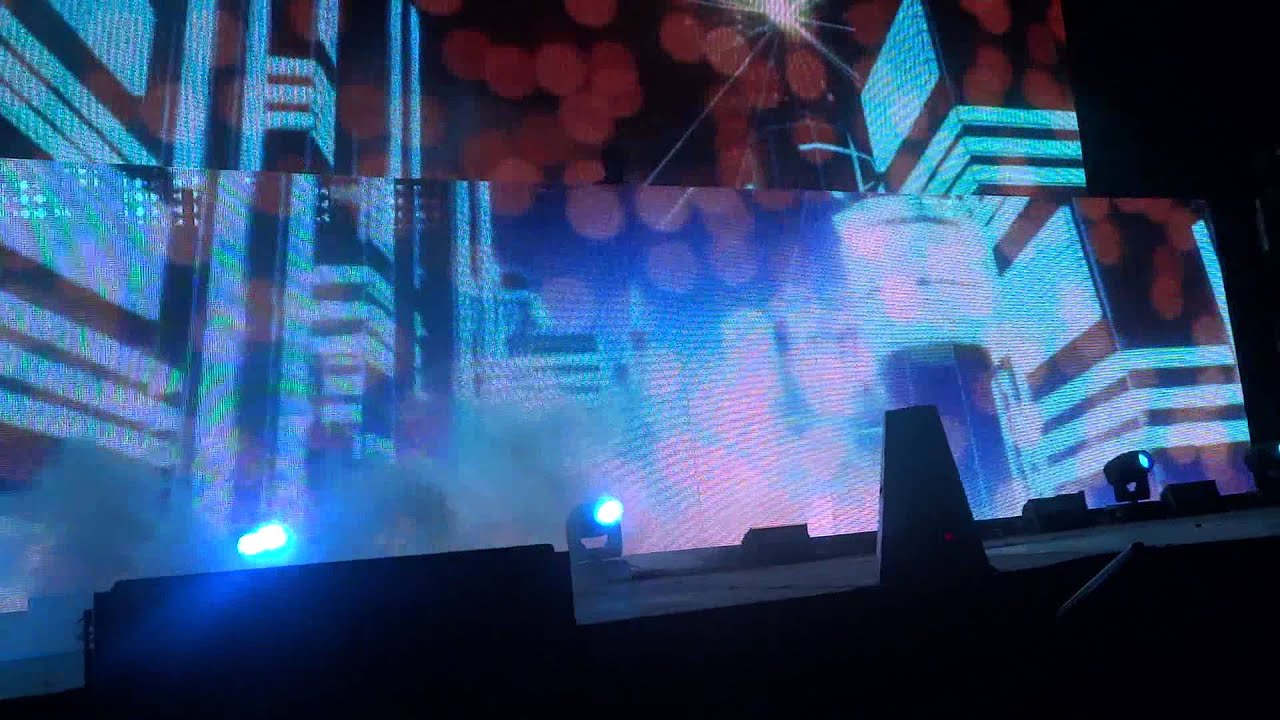 Zedd - Follow You Down/Reload/Safe and Sound/Save the World (Live ...