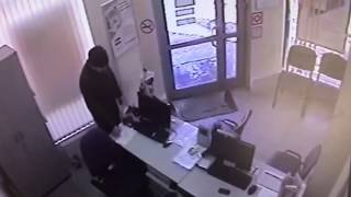 Полиция разыскивает мужчину, ограбившего офис микрокредитов в Новосибирске