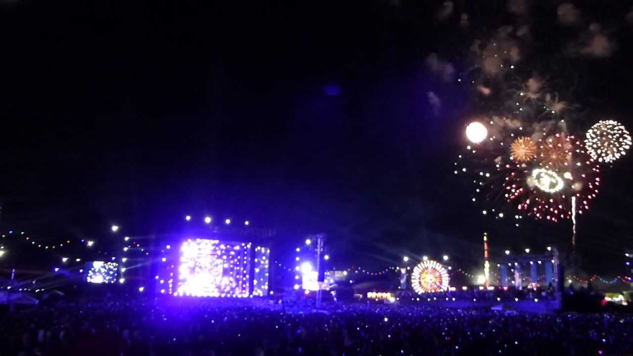 Kaskade Call Out EDC 2012 Fireworks - YouTube