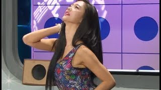 [HOT] 라디오스타 - 사유리-클라라 핀업걸 포즈 대결, 그녀들의 신경전 20130724