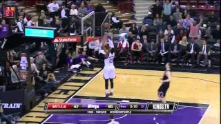 Derrick Williams alley oop off backboard fail