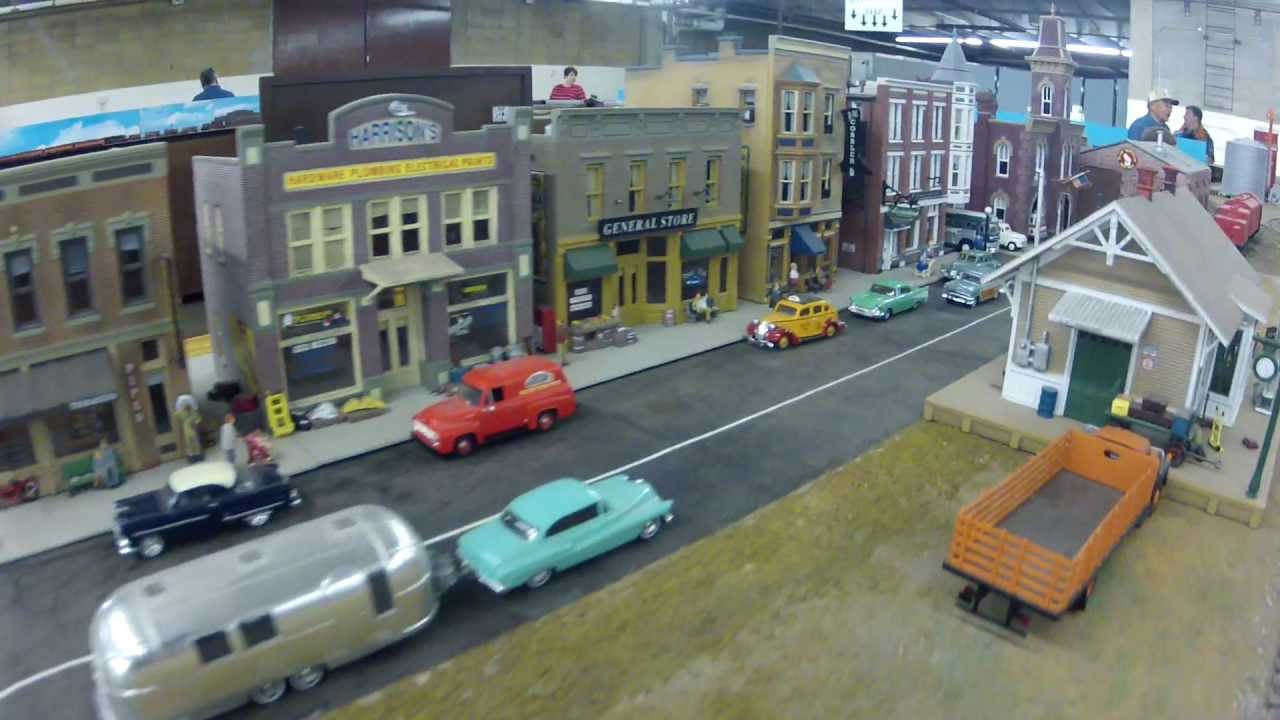 Town Center HO Scale Display at The Great Train Show - YouTube